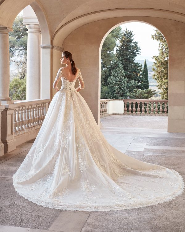 Bröllopsklänning JULIANA - Rosa Clará Diamond 2019